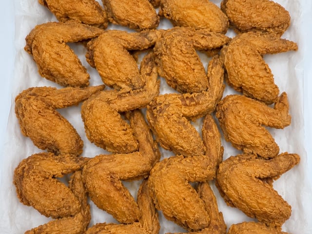 24pcs Crispy Fried Wings.